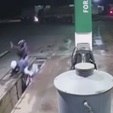SP: ladrões em moto caem em vala e são presos após roubo a posto (Divulgação)